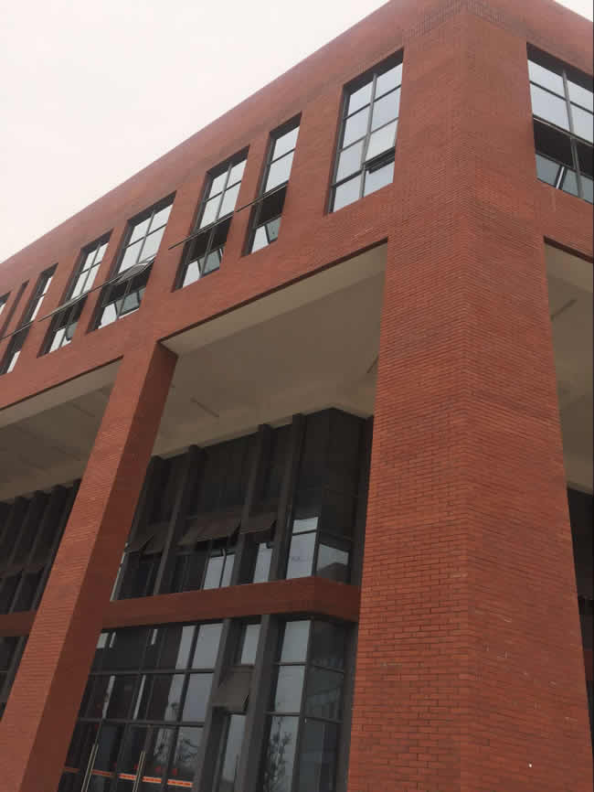 大學校園軟瓷施工案例_博悅佳軟瓷磚施工案例欣賞